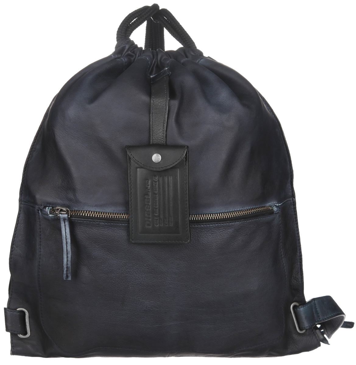 Рюкзак мужской Diesel, цвет: черный. X03027-P0741/T6060X03027-P0741/T6060 Рюкзак мужской Diesel, цвет: черный. X03027-P0741/T6060X03027-P0741/T6060Рюкзак мужской Diesel выполнен из натуральной кожи. Изделие закрывается застежку-затяжку, которая одновременно является лямками. На лицевой стороне изделия - втачной карман на застежке-молнии и один небольшой карма-хлястик на застежке-кнопке. Внутри - большое отделение. Изделие оснащено удобными плечевыми лямками, которые регулируются по длине.