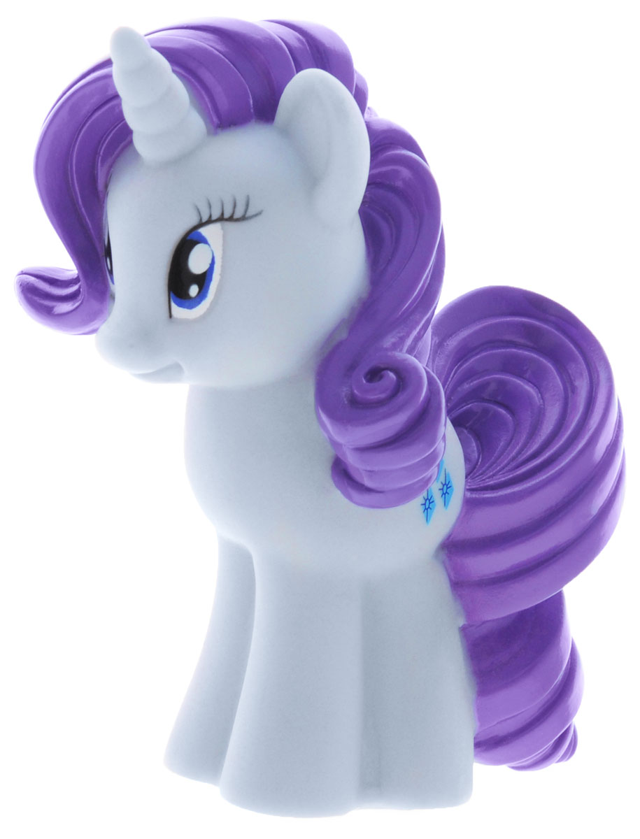 My Little Pony Игрушка для ванны Пони РаритиGT8616 My Little Pony Игрушка для ванны Пони РаритиGT8616Игрушка для ванны My Little Pony Пони Рарити непременно понравится вашему ребенку и превратит купание в веселую игру! Игрушка выполнена из безопасного ПВХ в виде милой пони Rarity. Игрушка водонепроницаема, поэтому, как только пони попадет в воду, она начнет светиться, а также ребенок услышит песенку и фразы голосом персонажа. С такой игрушкой ребенок может развивать мелкую моторику рук, концентрацию внимания и даже воображение. Оригинальный стиль и великолепное качество исполнения делают эту игрушку чудесным подарком к любому празднику, а жизнерадостный образ представит такой подарок в самом лучшем свете.