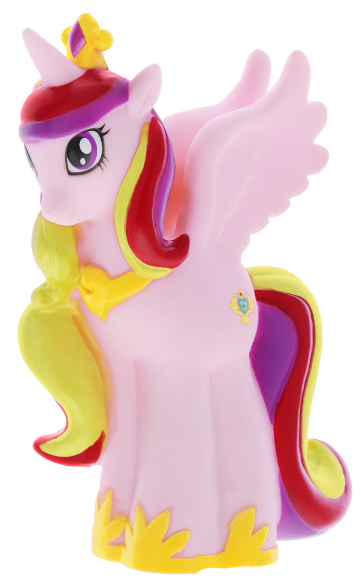 My Little Pony Игрушка для ванны Пони Принцесса КаденсGT8609 My Little Pony Игрушка для ванны Пони Принцесса КаденсGT8609Яркая игрушка для ванны My Little Pony Пони Принцесса Каденс, с которой вашему малышу не придется расставаться даже в ванной. Она способна превратить купание в сплошное удовольствие. Выполнена из прочных и безопасных материалов. Представлена в виде забавной пони Princess Cadance. Игрушка водонепроницаема, поэтому, как только пони попадет в воду, она начнет светиться, а также ребенок услышит песенку и фразы голосом персонажа. С такой игрушкой ребенок может развивать мелкую моторику рук, концентрацию внимания и даже воображение. Порадуйте свою малышку такой милой игрушкой!