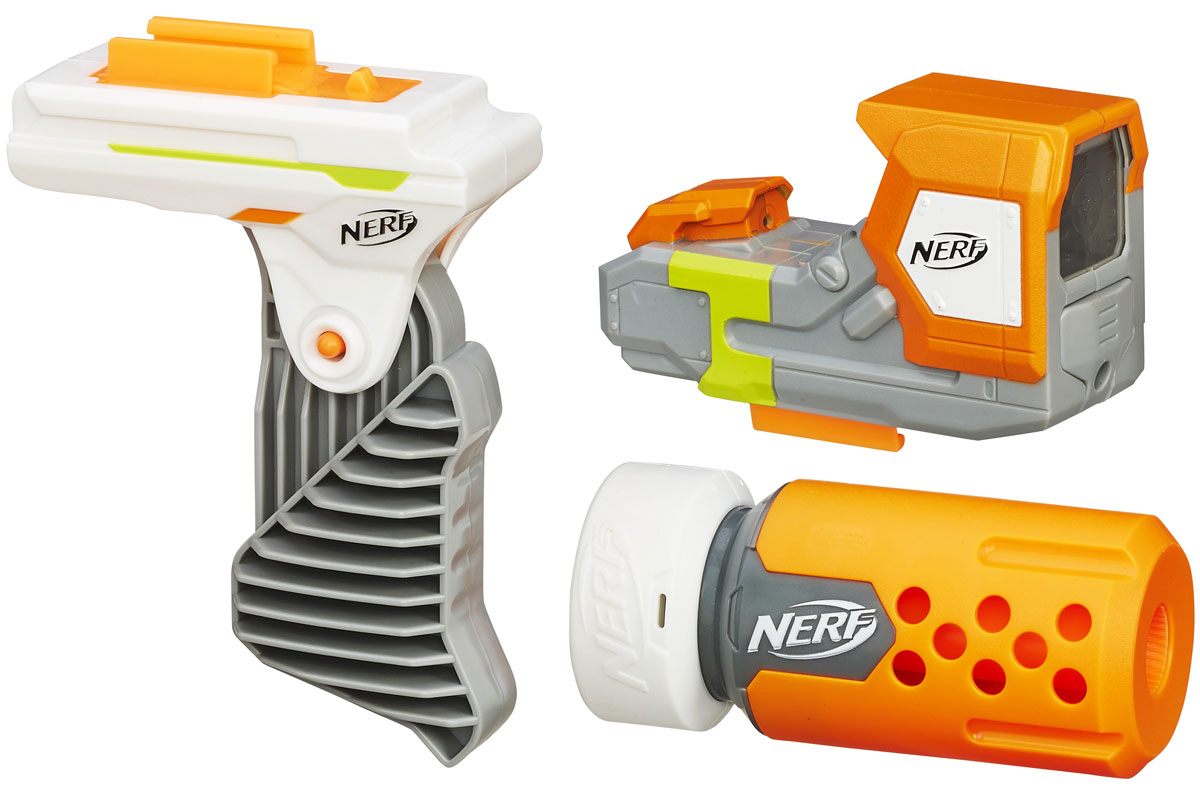 Nerf Modulus Set 2 Специальный агентB1535EU4 Nerf Modulus Set 2 Специальный агентB1535EU4Набор улучшений Nerf Modulus Set 2 для успешного осуществления операции Тише едешь - дольше ходишь... включает в себя изготовленные из высококачественной пластмассы лазерный прицел, откидную рукоятку и глушитель. С помощью этого сета можно модернизировать бластер Nerf N-Strike Modulus ECS-10 (приобретается отдельно) до уровня полноценной снайперской винтовки, такой, какими пользуются секретные агенты и наемники высшего класса. Лазерный прицел питается от двух мизинчиковых батареек и обеспечивает точность прицеливания. Для того, чтобы надежнее удерживать бластер в руках, предназначена специальная откидная рукоятка, а бесшумности выстрелов и, как следствие, уменьшению вероятности обнаружения, служит надежный глушитель. Для работы прицела нужно докупить 2 батарейки типа ААА (не входят в комплект).