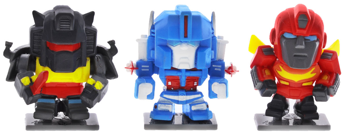 Transformers Набор коллекционных фигурок 3 штTRF430 Transformers Набор коллекционных фигурок 3 штTRF430Набор коллекционных фигурок Transformers станет прекрасным подарком для поклонников фантастической саги! В наборе 3 фигурки. Каждая фигурка имеет свою оригинальную подставку для создания коллекции, а также карту с именем и характеристиками персонажа. Оборотная сторона представляет собой лентикулярный 3D пазл, являющейся частью картины, которую вы сможете собрать, имея полную коллекцию. Гид по коллекции есть в каждом наборе, рассказывающий о героях серии. Такой набор станет для вашего ребенка интересной игрушкой, познавательной головоломкой, и самое главное, что коллекционирование способствует формированию эстетического вкуса ребенка, расширяет его кругозор, развивает любознательность, а также помогает найти взаимопонимание со сверстниками.