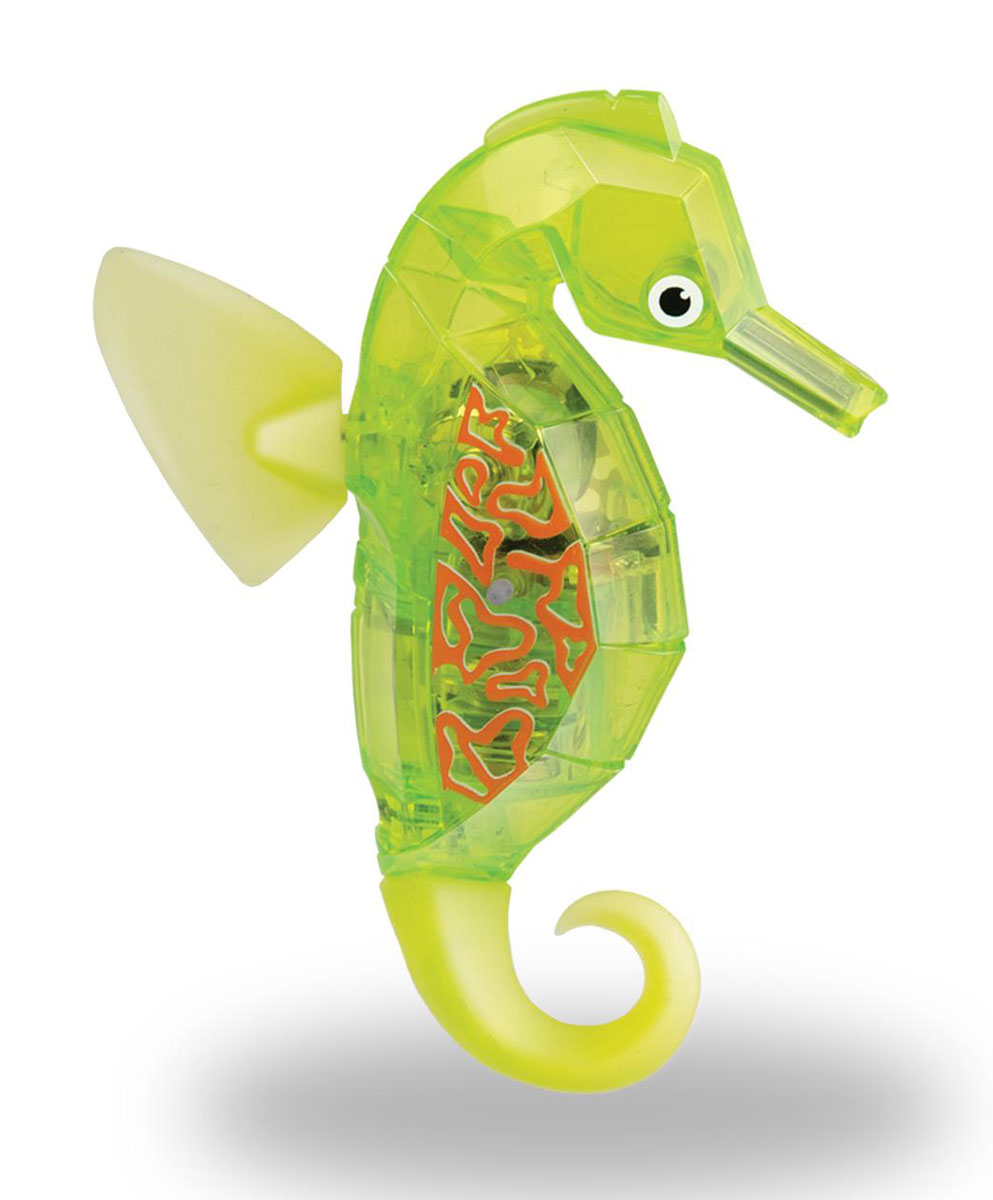 Hexbug Игровой набор Морской конек с аквариумом цвет желтый460-4309_3 Hexbug Игровой набор Морской конек с аквариумом цвет желтый460-4309_3Игровой набор Hexbug включает в себя небольшой круглый аквариум с одним Морским коньком. Морской конек станет верным другом и сможет украсить дом или офис. Тщательного ухода и кормления он не требует. Морской конек плавает в толще воды, время от времени погружается глубже и всплывает к поверхности, светится встроенным светодиодом. Через пять минут засыпает и уходит в энергосберегающий режим, для продолжения игры нужно постучать по аквариуму или вынуть игрушку из воды и погрузить снова.