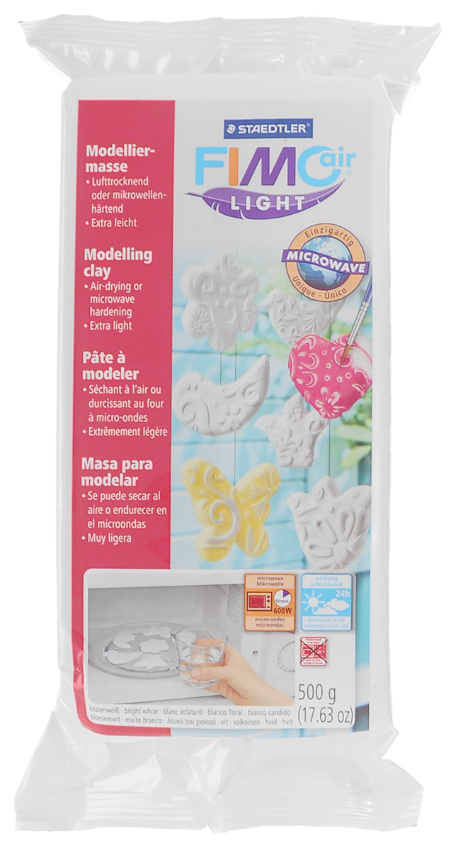 Полимерная глина Fimo Air Light, цвет: белый, 500 г8132-0 Полимерная глина Fimo Air Light, цвет: белый, 500 г8132-0Полимерная глина Fimo Air Light, чрезвычайно легкая, идеально подходит для изготовления различных фигурок. Она обладает отличными пластичными свойствами, хорошо размягчается и лепится, прекрасно держит форму, не липнет к рукам. Пластика отлично подходит для проработки мелких деталей. Законченная модель отвердевает на воздухе в течение 24 часов. После отвердевания возможна обработка: ошкуривать, сверлить, красить.