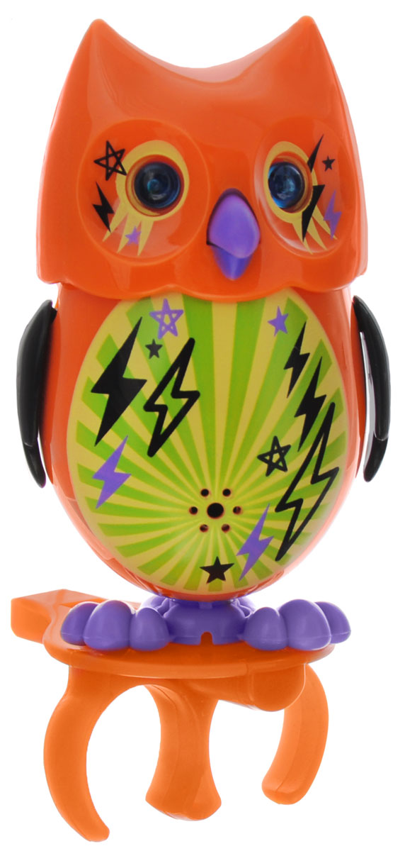 DigiOwls Интерактивная игрушка Сова Zane88285_оранжевый DigiOwls Интерактивная игрушка Сова Zane88285_оранжевыйИнтерактивная сова DigiOwls Zane - это забавная интерактивная игрушка, которая займет малыша на длительное время. Сова стоит на специальном свистке, который удобно держать на двух пальцах. Эта игрушка умеет выполнять разные действия: издавать крики совы, петь песенки, при этом двигая клювом, поднимая и опуская крылышки и вращая головой. Глаза совы светятся и мерцают в такт песенке. Если подуть на грудку совы, она начнет издавать характерные для сов звуки. Если подуть в свисток, сова станет исполнять известную песенку. Игрушка воспроизводит свыше 55 песен и уханий. 2 режима работы игрушки: соло и хор. При переключении в режим хора можно последовательно подсоединять сов к главной, в результате они будут вместе исполнять песенки вслед за главной совой и общаться друг с другом. Игрушка развивает музыкальный слух, любовь к музыке и животным. Для работы игрушки необходимы 3 батарейки напряжением 1,5V типа AG13/LR44 (товар комплектуется...