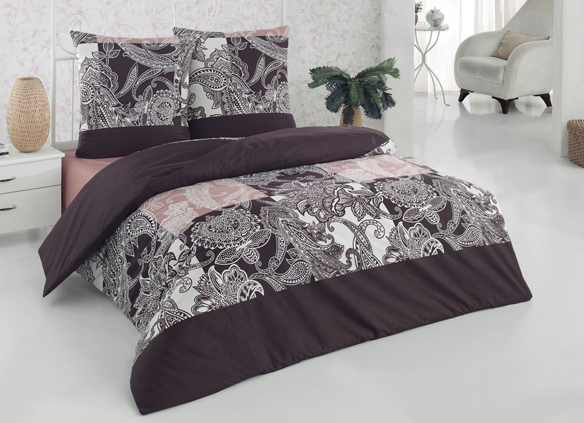 Комплект белья Tete-a-Tete Classic Шоколад, 1,5-спальный, наволочки 70х70, цвет: темно-коричневыйК-8064 Комплект белья Tete-a-Tete Classic Шоколад, 1,5-спальный, наволочки 70х70, цвет: темно-коричневыйК-8064Постельное белье Tete-a-Tete Classic Шоколад изготовлено из бязи (100% натурального хлопка) - экологически чистой ткани, украшенной изящным рисунком. Комплект состоит из пододеяльника, простыни и двух наволочек. Бязь пропускает воздух, прекрасно переносит множество стирок без ущерба для внешнего вида, хорошо утюжится. Кроме того, она стоит дешевле других хлопчатобумажных тканей, поэтому представляет собой идеальное сочетание практичности, привлекательности и доступности. Благодаря такому комплекту постельного белья вы сможете создать атмосферу роскоши и романтики в вашей спальне.