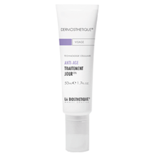 La Biosthetique Клеточно-активная солнцезащитная эмульсия Dermosthetique, 50 млLB3099 La Biosthetique Клеточно-активная солнцезащитная эмульсия Dermosthetique, 50 млLB3099Эмульсия деликатно защищает и восстанавливает чувствительную кожу лица, особенно после лазерной шлифовки, дермобразии и химических пилингов. Средство содержит Витамин Е- один из самых сильных антиоксидантов, который защищает кожу от свободных радикалов, возникших под воздействием ультрафиолетовых лучей, тем самым помогая предотвратить ее увядание, а также питает, смягчает, снимает микровоспаления и улучшает кровообращение в капиллярах. Эмульсия улучшает регенерацию тканей и активно замедляет старение, поскольку содержит экстракт клеточной культуры яблока, который удлиняет жизненный цикл материнских клеток в глубоких слоях кожи, улучшает обменные процессы в тканях, что способствует увеличению выработки коллагена и укреплению эластина. В состав геля, так же входит экстракт бурых водорослей, улучшающий метаболические процессы в коже, повышающий ее ферментативную активность, таким образом препятствующий появлению признаков старения, а SPF-фильтры защищают от разрушительного воздействия...