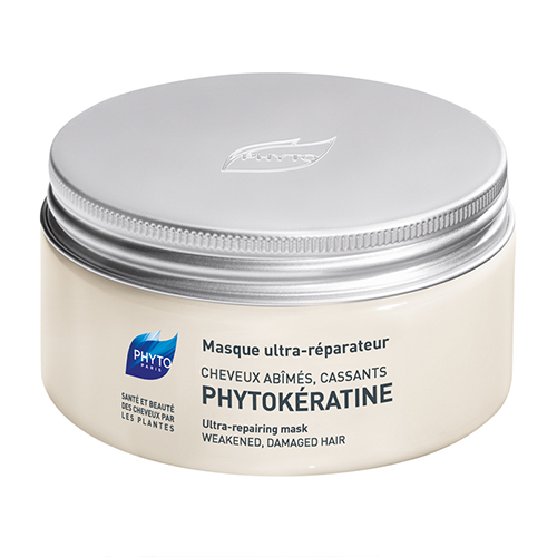 Phytosolba Маска Phytokeratine интенсивного восстановления 200 млP244 Phytosolba Маска Phytokeratine интенсивного восстановления 200 млP244Впечатленные результатами исследований, доказавших огромное влияние кератиновых волокон на жизнеспособность волос, специалисты Лаборатории Phyto разработали формулу растительного кератина, способного заменить кератин естественный. Программа ухода за волосами Фитокератинактивно расширяется, включая новейшие продукты, одним из которых стала содержащая растительный кератин маска для волос идеальное средство ухода за сильно поврежденными волосами. Фито Фитокератин Маска Интенсивное восстановление - Средство интенсивного ухода для поврежденных волос с нарушением структуры. Мгновенный эффект. Поврежденные волосы наконец получили оптимальное средство интенсивного и быстрого восстановления. Состоящая на 95% из натуральных компонентов растительного происхождения, маска Фитокератин, моментально и на длительный период восстанавливает структуру, возвращает жизненную силу и блеск поврежденным волосам.