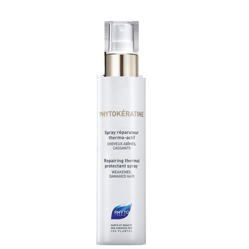 Phytosolba Спрей Phytokeratine термо-актиф 150млP440 Phytosolba Спрей Phytokeratine термо-актиф 150млP440Лаборатории PHYTOSOLBA разработали уникальную специфическую формулу, защищающую волосы от вредного воздействия горячего воздуха и поверхностей при высушивании и укладке волос: формула с восстанавливающим действием проявляет свою активнось при повышении температуры, особенно эффективна при горячей сушке и укладке и превращает эти процессы, повреждающие волосы, в процесс ухода за ними. Растительный кератин и гиалуроновая килота подобно инъекции глубоко проникают в самое сердце волос, восстанавливая их изнутри, и сохраняют необходимый уровень увлажнения на их поверхности во время процесса горячей укладки. Церамиды заполняют мелкие поврежденные участки, закрывают и разглаживают чешуйки кутикулы, придавая гладкость поверхности волос. Преимущества продукта: - Термо-защита - Восстановление структуры волос - Защита от повреждений - Придает волосам гладкость шелка - Облегчает расчесывание - Облегчает укладку - Не утяжеляет волосы. Подходит даже для тонких волос.