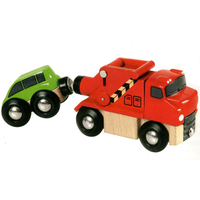 Brio Автобуксир с машинкой33528 Brio Автобуксир с машинкой33528Машина-буксировщик с легковой машинкой в наборе добавят больше веселья в игру. Потяните за ручку на буксировщике, чтобы поднять машинку с земли, используя магнитное соединение. Верхушка буксировщика открывается, чтобы можно было увидеть двигатель внутри.
