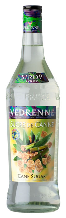 Vedrenne Сахарный Тростник сироп, 1 лSVDRSC-010B01 Vedrenne Сахарный Тростник сироп, 1 лSVDRSC-010B01Сироп Сахарный тростник широко используется в качестве подсластителя при приготовлении кофе, чая, лимонадов, алкогольных и безалкогольных коктейлей, молочных шейков и горячего шоколада. Сиропы изготавливаются на основе натурального растительного сырья, фруктовых и ягодных соков прямого отжима, цитрусовых настоев, а также с использованием очищенной воды без вредных примесей, что позволяет выдержать все ценные и полезные свойства натуральных фруктово-ягодных плодов и трав. В состав сиропов входит только натуральный сахар, произведенный по традиционной технологии из сахарозы. Благодаря высокому содержанию концентрированного фруктового сока, сиропы Vedrenne обладают изысканным ароматом и натуральным вкусом, являются эффективным подсластителем при незначительной калорийности. Они оптимизируют уровень влажности и процесс кристаллизации десертов, хорошо смешиваются с другими ингредиентами и способствуют улучшению вкусовых качеств напитков и десертов. Сиропы Vedrenne...
