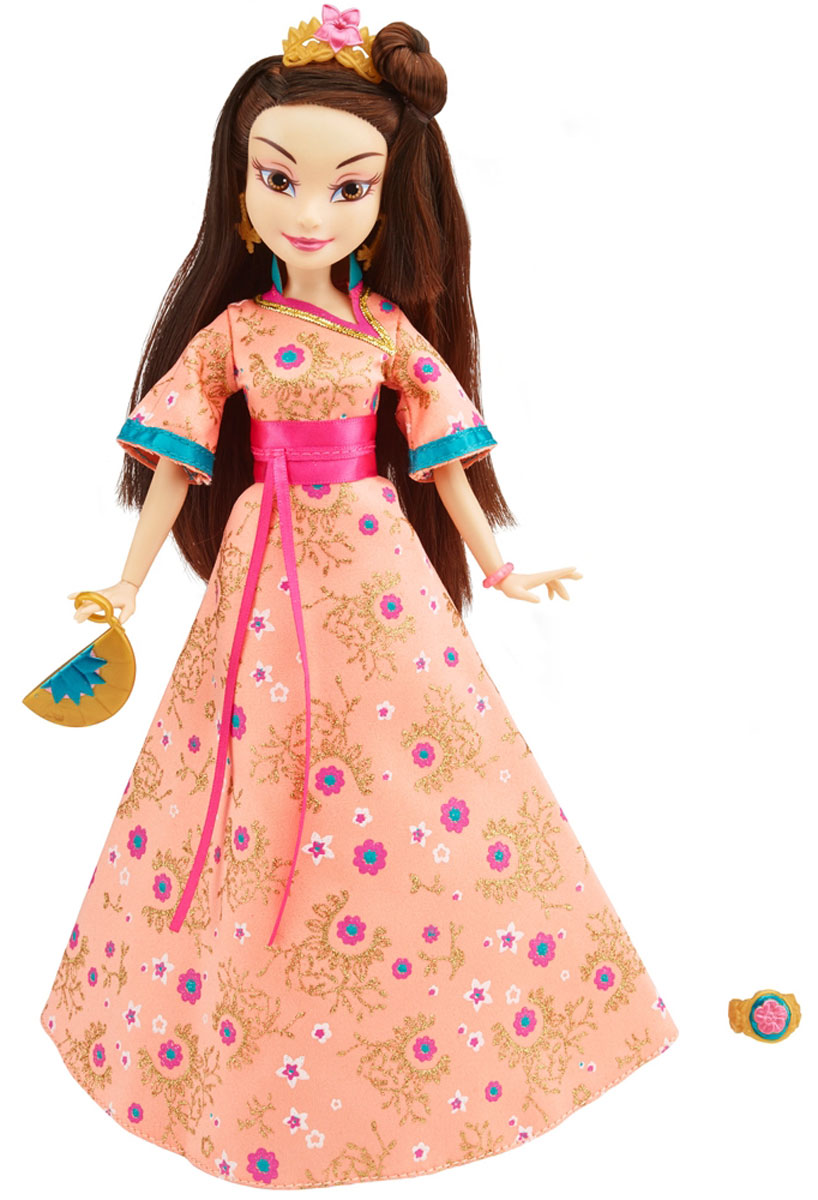 Disney Descendants Кукла ЛонниB3123_Лонни Disney Descendants Кукла ЛонниB3123_ЛонниКукла Descendants Лонни порадует вашу малышку и доставит ей много удовольствия от часов, посвященных игре с ней. Игрушка изготовлена из безопасного материала. Lonnie - дочь Мулан и Шанга. Она с легкостью заводит друзей в школе Арадона! Одета в исключительный наряд с аксессуарами (красивые сережки, клатч-веер и диадема) для бала по случаю Коронации. Руки, ноги и голова куклы подвижны, что позволяет придавать ей различные позы. Чудесные длинные волосы куклы так весело расчесывать и создавать из них всевозможные прически, плести косички, хвостики. Также в комплект входит кольцо для девочки! Благодаря играм с куклой, ваша малышка сможет развить фантазию и любознательность, овладеть навыками общения и научиться ответственности. Порадуйте свою принцессу таким прекрасным подарком!