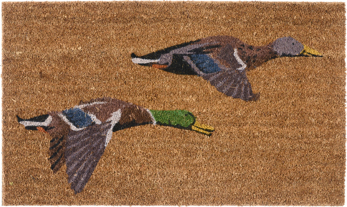Коврик придверный Gardman Flying Ducks, 45 см х 75 см82902 Коврик придверный Gardman Flying Ducks, 45 см х 75 см82902Придверный коврик Gardman Flying Ducks, изготовленный из кокосового волокна с основой из ПВХ, имеет жесткий ворс. Коврик оформлен оригинальным изображением уток. Его можно использовать отдельно либо с рамкой на резиновой основе для сменных ковриков. Устойчив к любым погодным условиям. Отличается прочностью и долгим сроком службы. Такой коврик прекрасно дополнит интерьер прихожей и надежно защитит помещение от уличной пыли и грязи.