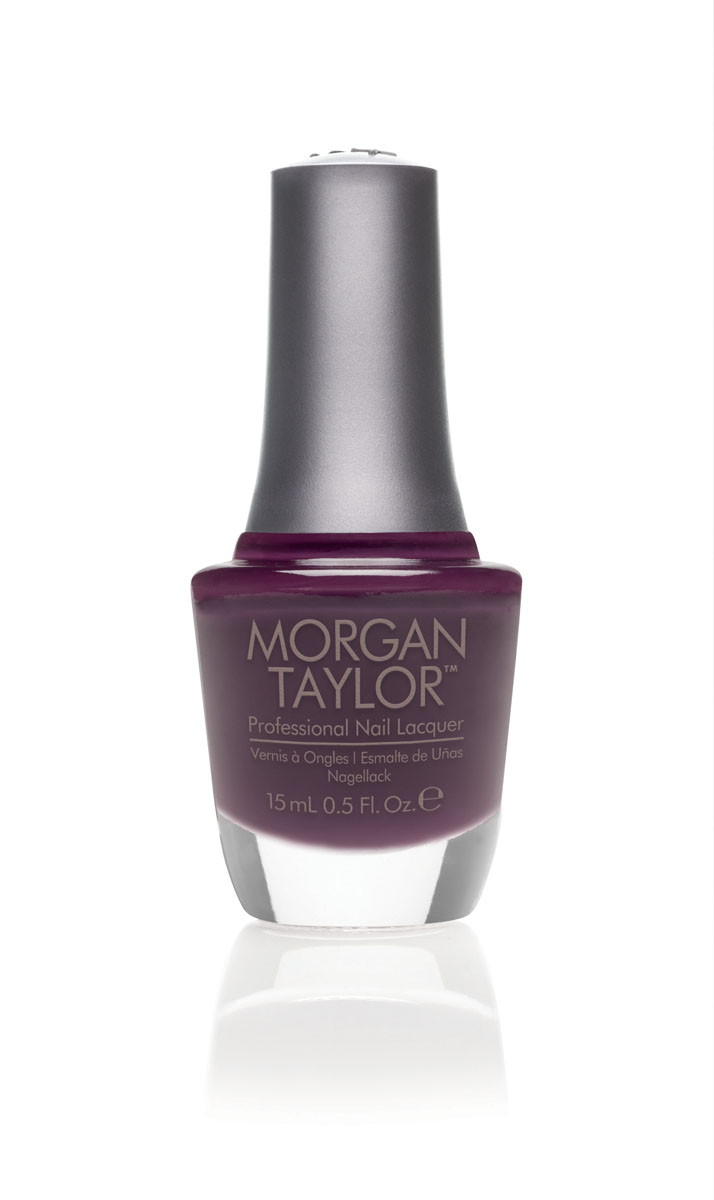 Morgan Taylor Лак для ногтей Royal Treatment/Королевская особа, 15 мл50051 Morgan Taylor Лак для ногтей Royal Treatment/Королевская особа, 15 мл50051Плотная ярко-фиолетовая эмаль. Эксклюзивная коллекция Morgan Taylor™ насыщена редкими и драгоценными составляющими. Оттенки основаны на светящихся жемчужинах, оловянных сплавах, мерцающем серебре и лучезарном золоте. Все пигменты перетерты в мельчайшую пыль и используются без разбавления другими красителями: в итоге лак получается благородным и дорогим. Наша обязанность перед мастером маникюра — предложить безопасное профессиональное цветное покрытие. Именно поэтому наши лаки являются BIG3FREE: не содержат формальдегида, толуола и дибутилфталата. В работе с клиентом лак должен быть безупречным — от содержимого флакона до удобства нанесения. Индивидуальный проект и дизайн — сочетание удобства в работе и оптимального веса флакона. Кристально-прозрачное итальянское стекло — это качество стекла позволяет вам видеть цвет лака без искажений, поэтому вопрос выбора цветного покрытия клиентом и мастером решается быстро и с легкостью. Удобный колпачок — воздушный, почти невесомый, он будто...