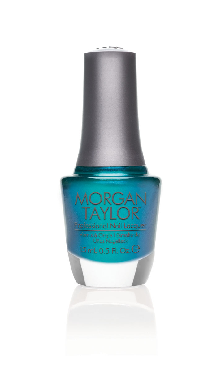 Morgan Taylor Лак для ногтей Stop, Shop & Roll/Изумрудный, 15 мл50088 Morgan Taylor Лак для ногтей Stop, Shop & Roll/Изумрудный, 15 мл50088Изумрудный шиммер. Эксклюзивная коллекция Morgan Taylor™ насыщена редкими и драгоценными составляющими. Оттенки основаны на светящихся жемчужинах, оловянных сплавах, мерцающем серебре и лучезарном золоте. Все пигменты перетерты в мельчайшую пыль и используются без разбавления другими красителями: в итоге лак получается благородным и дорогим. Наша обязанность перед мастером маникюра — предложить безопасное профессиональное цветное покрытие. Именно поэтому наши лаки являются BIG3FREE: не содержат формальдегида, толуола и дибутилфталата. В работе с клиентом лак должен быть безупречным — от содержимого флакона до удобства нанесения. Индивидуальный проект и дизайн — сочетание удобства в работе и оптимального веса флакона. Кристально-прозрачное итальянское стекло — это качество стекла позволяет вам видеть цвет лака без искажений, поэтому вопрос выбора цветного покрытия клиентом и мастером решается быстро и с легкостью. Удобный колпачок — воздушный, почти невесомый, он будто создан,...