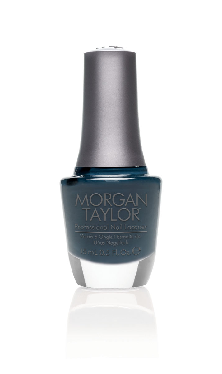 Morgan Taylor Лак для ногтей Denim Du Jour/Деним, 15 мл50099 Morgan Taylor Лак для ногтей Denim Du Jour/Деним, 15 мл50099Плотная темно-синяя эмаль. Эксклюзивная коллекция Morgan Taylor™ насыщена редкими и драгоценными составляющими. Оттенки основаны на светящихся жемчужинах, оловянных сплавах, мерцающем серебре и лучезарном золоте. Все пигменты перетерты в мельчайшую пыль и используются без разбавления другими красителями: в итоге лак получается благородным и дорогим. Наша обязанность перед мастером маникюра — предложить безопасное профессиональное цветное покрытие. Именно поэтому наши лаки являются BIG3FREE: не содержат формальдегида, толуола и дибутилфталата. В работе с клиентом лак должен быть безупречным — от содержимого флакона до удобства нанесения. Индивидуальный проект и дизайн — сочетание удобства в работе и оптимального веса флакона. Кристально-прозрачное итальянское стекло — это качество стекла позволяет вам видеть цвет лака без искажений, поэтому вопрос выбора цветного покрытия клиентом и мастером решается быстро и с легкостью. Удобный колпачок — воздушный, почти невесомый, он будто...