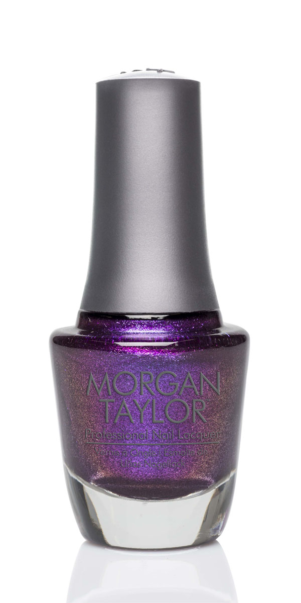 Morgan Taylor Лак для ногтей To Rule or Not to Rule/Королева всегда права, 15 мл50102 Morgan Taylor Лак для ногтей To Rule or Not to Rule/Королева всегда права, 15 мл50102Пурпурный глиттер на полупрозрачной темно-малиновой базе. Эксклюзивная коллекция Morgan Taylor™ насыщена редкими и драгоценными составляющими. Оттенки основаны на светящихся жемчужинах, оловянных сплавах, мерцающем серебре и лучезарном золоте. Все пигменты перетерты в мельчайшую пыль и используются без разбавления другими красителями: в итоге лак получается благородным и дорогим. Наша обязанность перед мастером маникюра — предложить безопасное профессиональное цветное покрытие. Именно поэтому наши лаки являются BIG3FREE: не содержат формальдегида, толуола и дибутилфталата. В работе с клиентом лак должен быть безупречным — от содержимого флакона до удобства нанесения. Индивидуальный проект и дизайн — сочетание удобства в работе и оптимального веса флакона. Кристально-прозрачное итальянское стекло — это качество стекла позволяет вам видеть цвет лака без искажений, поэтому вопрос выбора цветного покрытия клиентом и мастером решается быстро и с легкостью. Удобный колпачок — воздушный,...