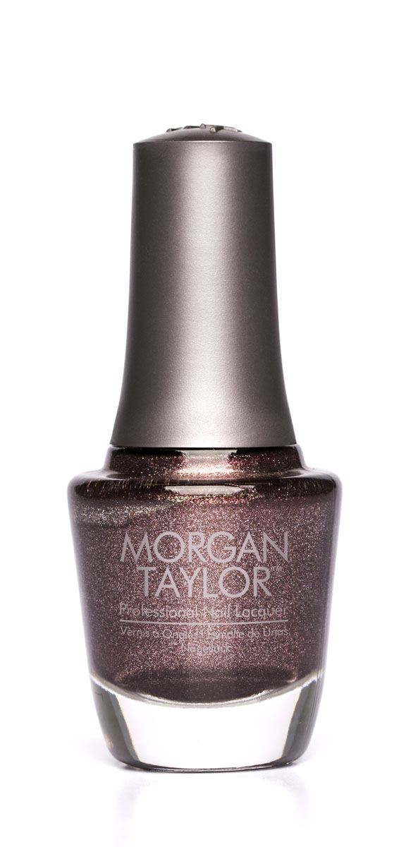 Morgan Taylor Лак для ногтей Now You See Me/Расколдуй меня, 15 мл50141 Morgan Taylor Лак для ногтей Now You See Me/Расколдуй меня, 15 мл50141Шоколадный шиммер. Эксклюзивная коллекция Morgan Taylor™ насыщена редкими и драгоценными составляющими. Оттенки основаны на светящихся жемчужинах, оловянных сплавах, мерцающем серебре и лучезарном золоте. Все пигменты перетерты в мельчайшую пыль и используются без разбавления другими красителями: в итоге лак получается благородным и дорогим. Наша обязанность перед мастером маникюра — предложить безопасное профессиональное цветное покрытие. Именно поэтому наши лаки являются BIG3FREE: не содержат формальдегида, толуола и дибутилфталата. В работе с клиентом лак должен быть безупречным — от содержимого флакона до удобства нанесения. Индивидуальный проект и дизайн — сочетание удобства в работе и оптимального веса флакона. Кристально-прозрачное итальянское стекло — это качество стекла позволяет вам видеть цвет лака без искажений, поэтому вопрос выбора цветного покрытия клиентом и мастером решается быстро и с легкостью. Удобный колпачок — воздушный, почти невесомый, он будто создан,...
