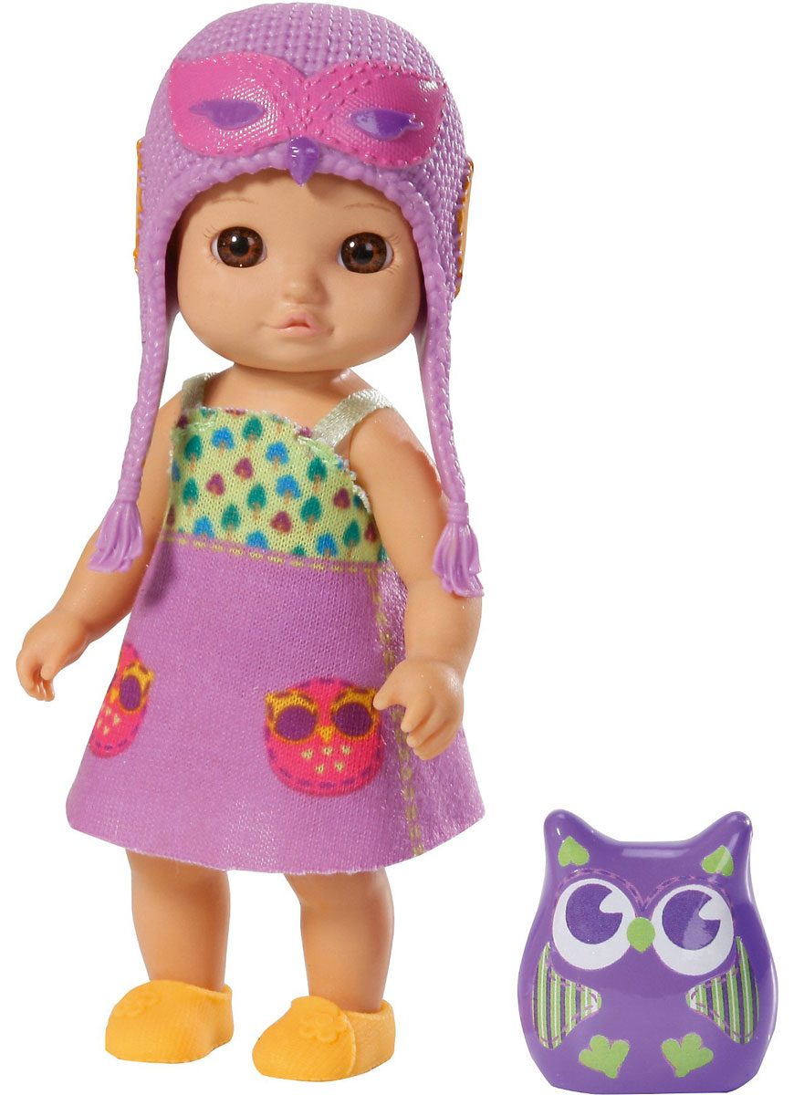 Chou Chou Birdies Мини-кукла Vicky920-060_сиреневый Chou Chou Birdies Мини-кукла Vicky920-060_сиреневыйМини-кукла Chou Chou Birdies Vicky займет внимание вашей малышки и подарит ей множество счастливых мгновений. Кукла изготовлена из пластика, ее голова, ручки и ножки подвижны. Куколка одета в сиреневое платьице с изображениями совушек, оранжевые туфельки и сиреневую шапочку. В комплект входит очаровательный питомец-сова, которая живет с куклой в волшебном мире сновидений и сказок. Благодаря играм с куклой, ваша малышка сможет развить фантазию и любознательность, овладеть навыками общения и научиться ответственности, а дополнительные аксессуары сделают игру еще увлекательнее. Порадуйте свою принцессу таким прекрасным подарком!