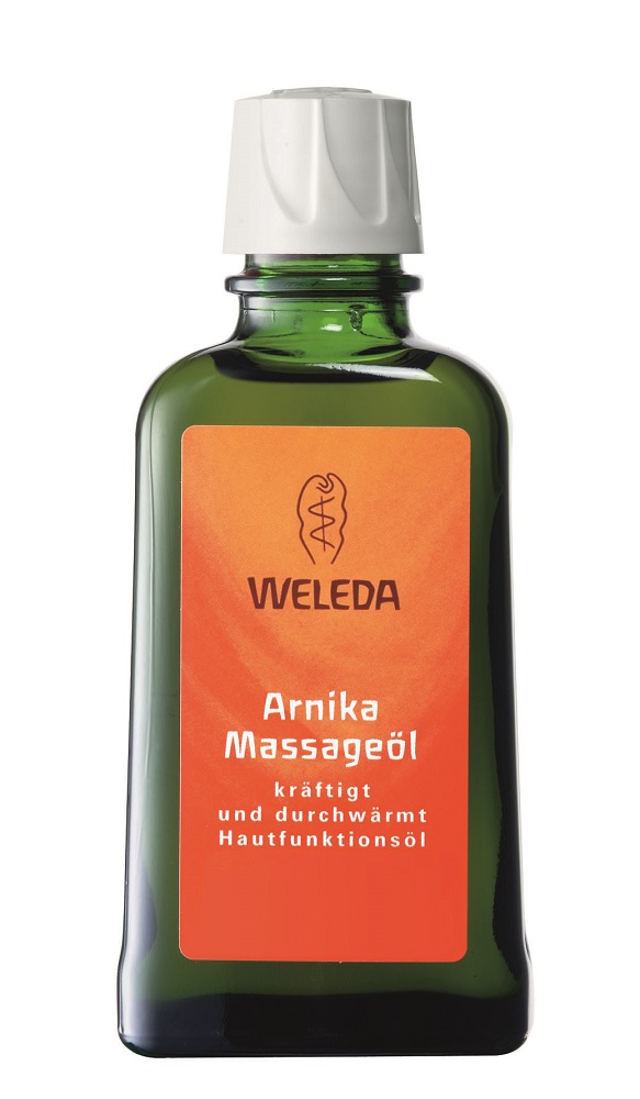 Weleda Массажное масло с арникой 50 мл9363 Weleda Массажное масло с арникой 50 мл9363Массажное масло с арникой Масляные вытяжки из арники и березы делают это масло незаменимым средством для разогревающего самомассажа и массажа, улучшая тканевое дыхание и кровоток. Эффективно используется для предотвращения судорог и спазмов. Способствует восстановлению двигательных функций после парезов и параличей, а также при радикулите, остеохондрозе, артрите и артрозе. Не содержит синтетических ароматизаторов, красителей и консервантов, а также сырья на основе минеральных масел. Одобрено дерматологами для использования при очень чувствительной коже и нейродермитах. . Способ применения: после ванны или душа массажными движениями наносить тонким слоем на влажную кожу.МАсло успешно применяется и на сухую кожу.