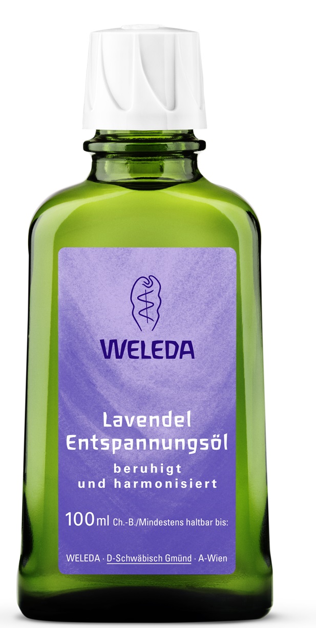 Weleda Лавандовое расслабляющее масло для тела 100 мл9994 Weleda Лавандовое расслабляющее масло для тела 100 мл9994Лавандовое расслабляющее масло для тела Лавандовое расслабляющее масло для тела Веледа ухаживает за вашей кожей и дарит ощущение гармонии. Нежный аромат эфирного масла лаванды снимает внутреннее напряжение. Гармоничная композиция из изысканного миндального масла и легкого масла кунжута с большим содержанием насыщенных жирных кислот, ласково питает кожу, делая ее мягкой и эластичной. Благотворно влияет на тело и душу, дарит спокойствие и равновесие. После изнурительного дня массаж с лавандовым расслабляющим маслом помогает отдохнуть телу и обрести умиротворение. Продукт не содержит синтетических ароматизаторов, красителей и консервантов, а также сырья на основе минеральных масел. Одобрено дерматологами. Способ применения: после ванны или душа массажными движениями наносить тонким слоем на влажную кожу.