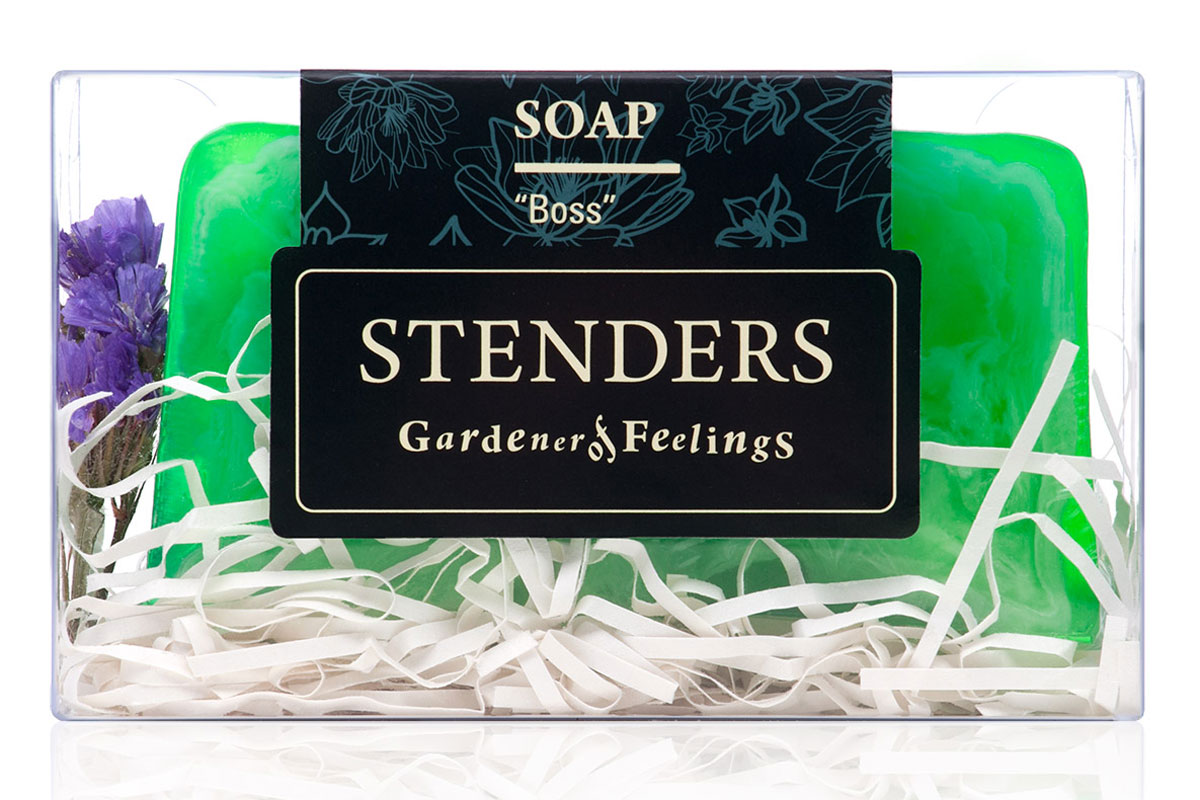 Stenders Мыло в коробке Шеф, 115 гSISS04 Stenders Мыло в коробке Шеф, 115 гSISS04Ваше любимое мыло, упакованное в красивую коробку - готовое удивлять и радовать. Это мыло ручной работы бережно, но эффективно очистит вашу кожу. Содержащееся в его составе масло рисовых отрубей позаботится об эластичности и мягкости кожи, а бодрящий аромат день за днем подчеркнет вашу силу и мужественность. Масло, полученное из рисовых отрубей, успокаивает и смягчает вашу кожу. Глицерин – это органическое соединение с увлажняющим и смягчающим кожу воздействием. Кроме того, ему присуща способность привлекать влагу из воздуха.