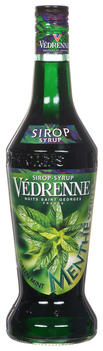Vedrenne Зеленая Мята сироп, 0,7 лSVDRMV-070B01 Vedrenne Зеленая Мята сироп, 0,7 лSVDRMV-070B01Сладкий и в то же время освежающий вкус сиропа Зеленая мята позволяет создавать на его основе простые, но очень вкусные прохладительные напитки, не содержащие алкоголя. Мятный сироп в сочетании с содовой или лимонадом освежит и взбодрит в самый жаркий день. Сироп Зеленая мята составит достойную партию не только прохладительным, но и горячим напиткам. Сиропы изготавливаются на основе натурального растительного сырья, фруктовых и ягодных соков прямого отжима, цитрусовых настоев, а также с использованием очищенной воды без вредных примесей, что позволяет выдержать все ценные и полезные свойства натуральных фруктово-ягодных плодов и трав. В состав сиропов входит только натуральный сахар, произведенный по традиционной технологии из сахарозы. Благодаря высокому содержанию концентрированного фруктового сока, сиропы Vedrenne обладают изысканным ароматом и натуральным вкусом, являются эффективным подсластителем при незначительной калорийности. Они...