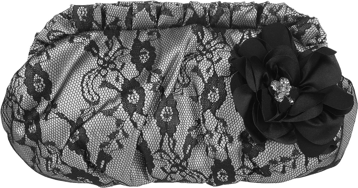 Клатч Fabretti, цвет: серый, черный. 86538653 grey Клатч Fabretti, цвет: серый, черный. 86538653 greyЭлегантный вечерний клатч Fabretti выполнен из полиэстера. Изделие оформлено кружевом и оригинальным элементом в виде цветка, который дополнен стразами. Клатч содержит одно отделение и закрывается на рамочный замок декорированный кристаллами. Внутри расположено вместительное отделение, в котором размещен накладной карман. Клатч оснащен укороченным наплечным ремнем-цепочкой. Клатч Fabretti прекрасно завершит ваш праздничный образ.