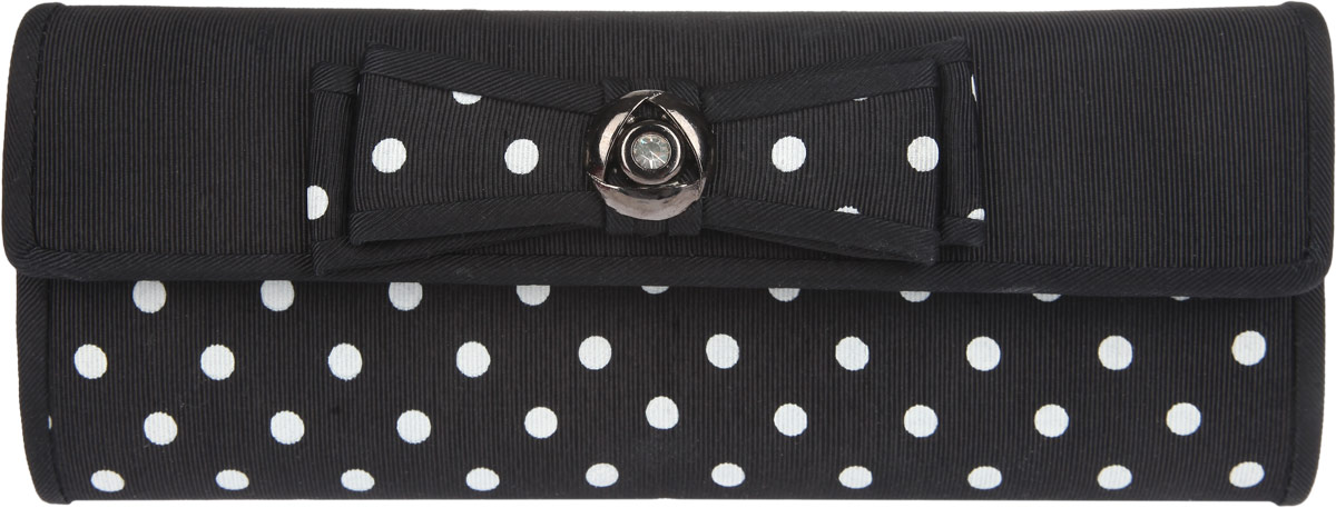 Клатч Fabretti, цвет: черный, белый. WD71080-7WD71080-7-black/white Клатч Fabretti, цвет: черный, белый. WD71080-7WD71080-7-black/whiteЭлегантный вечерний клатч Fabretti выполнен из полиэстера и металла и пластика. Изделие оформлено оригинальным принтом горох и бантом из текстиля, который дополнен кристаллом. Изделие содержит одно отделение и закрывается клапаном на магнитную кнопку. Внутри расположен накладной карман. Клатч оснащен укороченным наплечным ремнем-цепочкой. Клатч Fabretti прекрасно завершит ваш праздничный образ.