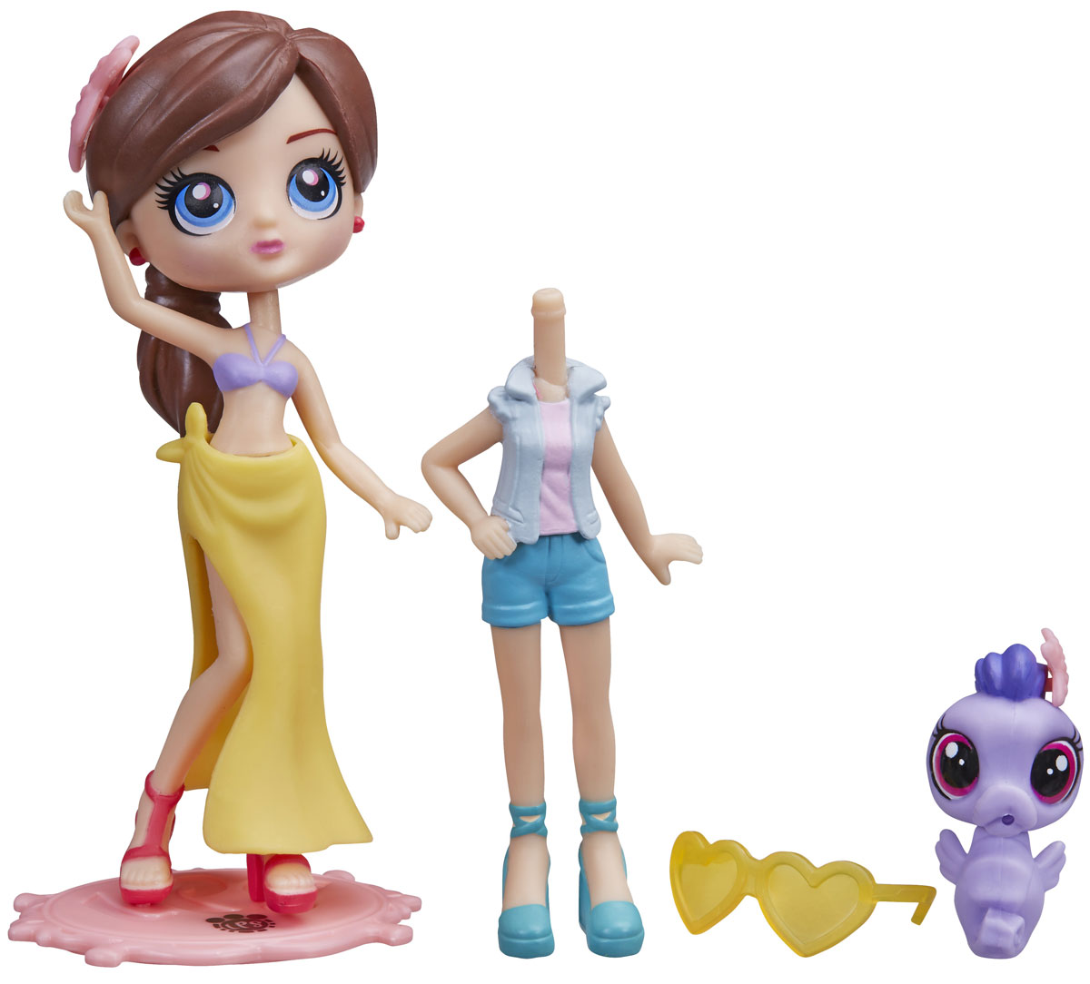 Littlest Pet Shop Набор фигурок Blythe & Sosie ShoreA8227_B0942 Littlest Pet Shop Набор фигурок Blythe & Sosie ShoreA8227_B0942Набор фигурок Littlest Pet Shop Blythe & Sosie Shore приведет в восторг вашу дочурку. Набор состоит из модницы Блайт, морского конька, дополнительного туловища в другой одежде, подставки для куколки и трех дополнительных аксессуаров. С новыми модными аксессуарами и украшениями вашей дочурке играть с фигурками будет еще интереснее. Вместе они готовы для веселого дня на пляже. Благодаря маленьким размерам фигурок, ребенок сможет брать их с собой на прогулку или в гости. Порадуйте своего ребенка таким замечательным подарком, и он проведет множество увлекательных часов, играя с ним и придумывая свои удивительные истории!
