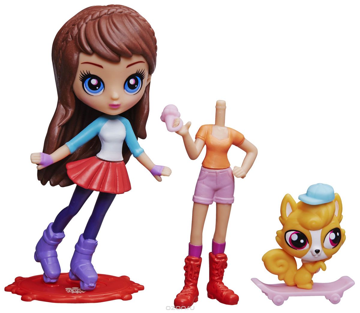 Littlest Pet Shop Набор фигурок Blythe & Aliatair RoyalA8227_B0943 Littlest Pet Shop Набор фигурок Blythe & Aliatair RoyalA8227_B0943Набор фигурок Littlest Pet Shop Blythe & Aliatair Royal приведет в восторг вашу дочурку. Набор состоит из модницы Блайт, ее любимого питомца Алистера, дополнительного туловища в другой одежде, подставки для куколки и трех дополнительных аксессуаров. С новыми модными аксессуарами и украшениями вашей дочурке играть с фигурками будет еще интереснее. Вместе они готовы для веселого дня и катания по городу. Благодаря маленьким размерам фигурок, ребенок сможет брать их с собой на прогулку или в гости. Порадуйте своего ребенка таким замечательным подарком, и он проведет множество увлекательных часов, играя с ним и придумывая свои удивительные истории!
