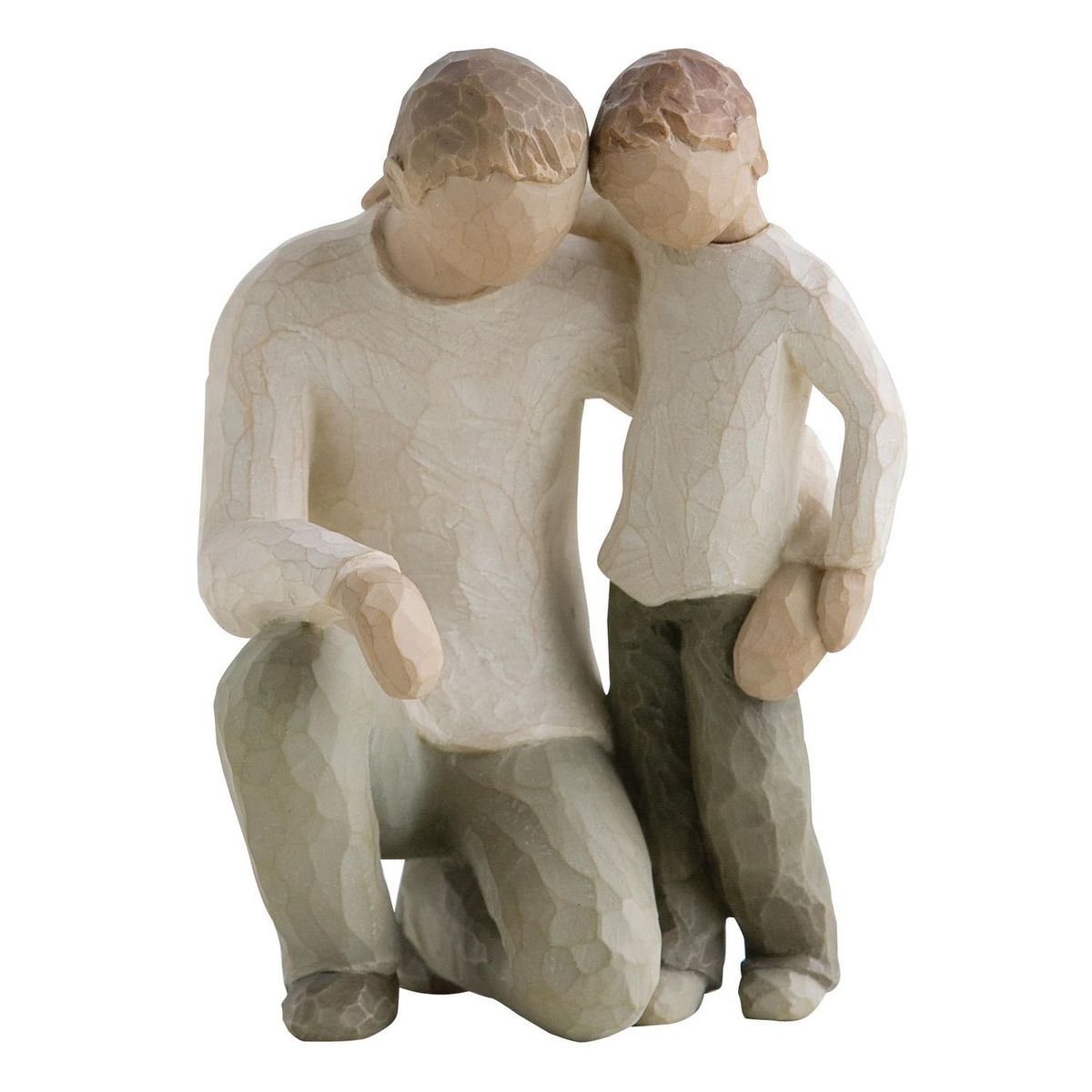 Фигурка Willow Tree Отец и сын, 13,5 см26030 Фигурка Willow Tree Отец и сын, 13,5 см26030Эти прекрасные статуэтки созданы канадским скульптором Сьюзан Лорди. Каждая фигурка – это настоящее произведение искусства, образная скульптура в миниатюре, изображающая эмоции и чувства, которые помогают нам чувствовать себя ближе к другим, верить в мечту, выражать любовь. Каждая фигурка помещена в красивую упаковку. Купить такой оригинальный подарок, значит не только украсить интерьер помещения или жилой комнаты, но выразить свое глубокое отношение к любимому человеку. Этот прекрасный сувенир будет лучшим подарком на день ангела, именины, день рождения, юбилей. Материал: Искусственный камень (49% карбонат кальция мелкозернистой разновидности, 51% искусственный камень)