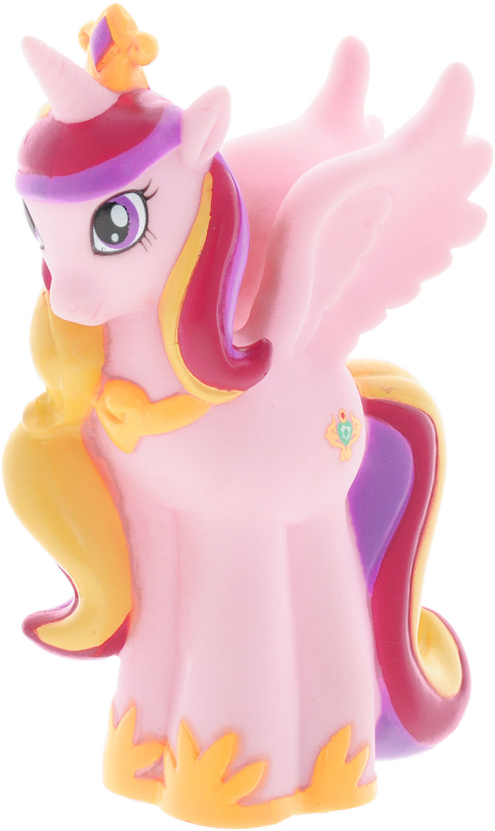 My Little Pony Игрушка для ванной Пони Каденс со световыми эффектамиGT8099_Каденс My Little Pony Игрушка для ванной Пони Каденс со световыми эффектамиGT8099_КаденсИгрушка для ванны My Little Pony Пони Каденс способна занять малыша на все время купания. Она изготовлена из высококачественных и безопасных полимерных материалов. Игрушка выполнена в виде яркой розовой пони и несомненно принесет вашему малышу море позитива, а обычное купание превратит в веселую игру. Фигурка пони светится на суше и в воде, благодаря индикатору в нижней части игрушки. С такой игрушкой ребенок может развивать мелкую моторику рук, концентрацию внимания и даже воображение. Порадуйте свою малышку такой необычной игрушкой! Работает от 1 батарейки CR2016 (входит в комплект).