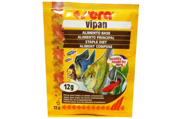 Sera Vipan Корм для декоративных рыб, хлопья 12г15962 Sera Vipan Корм для декоративных рыб, хлопья 12г15962Классика - хлопьевидный корм для декоративных рыб в аквариумах со смешанным сообществом. sera випан - идеальный основной корм для рыб в аквариумах со смешанным сообществом. Сбалансированный состав удовлетворяет потребности множества видов. Бережная обработка гарантирует сохранение ценных ингредиентов (например, жирных кислот Омега, витаминов и минералов). Метод его приготовления, применяемый фирмой sera, позволяет хлопьям сохранять свою форму в течение длительного времени, не загрязняя воду. Благодаря уникальной очень высокой степени измельчения, хлопья в тоже время очень нежны и поэтому охотно поедаются рыбой. Доступен в обычной форме и в форме крупных хлопьев. Уважаемые клиенты! Обращаем ваше внимание на возможные изменения в дизайне упаковки. Качественные характеристики товара остаются неизменными. Поставка осуществляется в зависимости от наличия на складе.