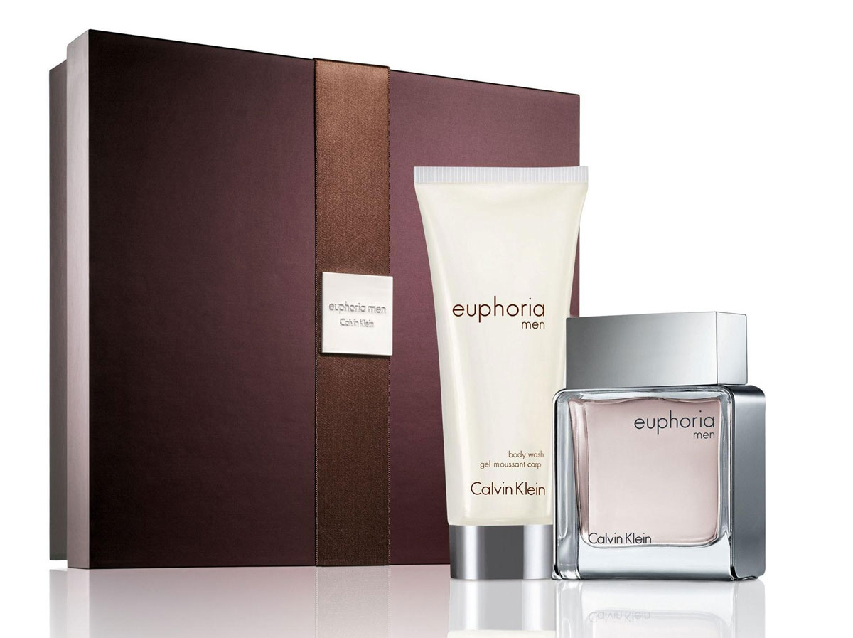 Calvin Klein Euphoria For Men Подарочный набор: Туалетная вода 50 мл + гель для душа 100 мл65794231000 Calvin Klein Euphoria For Men Подарочный набор: Туалетная вода 50 мл + гель для душа 100 мл65794231000В свежей ориентальной композиции аромата Euphoria Men переплетаются энергичные пряные и мягкие древесные ноты. Этот провокационный, чувственный, экзотический и необузданный аромат создан для стильного, современного и уверенного в себе мужчины. Классификация аромата: восточный, древесный. - Верхние ноты: имбирный перец, дождевые капли, замороженный судачи. - Ноты сердца: черный базилик, кедровая хвоя, шалфей. - Ноты шлейфа: пачули, замша, бразильское красное дерево, амбра. Ключевые слова: Свежий, дерзкий, эмоциональный!
