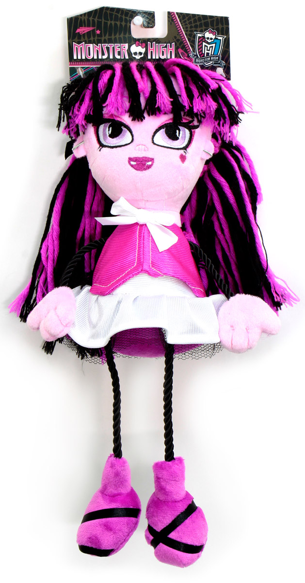 Monster High Кукла плюшевая ДракулаураТ57417 Monster High Кукла плюшевая ДракулаураТ57417Плюшевая кукла Monster High Дракулаура будет замечательным подарком для маленькой поклонницы Monster High. Очаровательная кукла с вышитым личиком и длинными волосами из пряжи одета в платье с отделкой сеточкой, в атласном жилете. Ножки и ручки куклы выполнены из декоративного шнура. Размер в полный рост - 35 см.