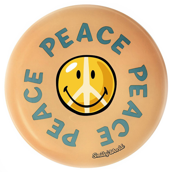 Тарелка десертная Luminarc Smiley World First, диаметр 20 смH4439 Тарелка десертная Luminarc Smiley World First, диаметр 20 смH4439Тарелка десертная Luminarc Smiley World First, выполненная из натрий-кальций силикатного стекла, устойчива к резким перепадам температуры. Изделие декорировано надписями и забавным изображением смайлика. Тарелка Luminarc Smiley World First идеально подойдет для подачи десертов и станет отличным подарком к любому празднику. Диаметр (по верхнему краю): 20 см. Высота стенки: 2 см.