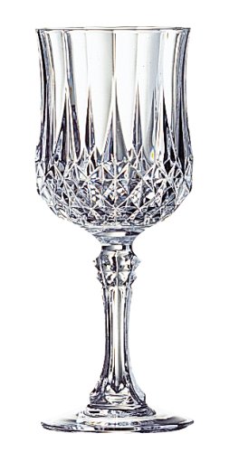 Набор фужеров Cristal dArques Longchamp, 170 мл, 4 штG5588 Набор фужеров Cristal dArques Longchamp, 170 мл, 4 штG5588Набор Cristal dArques Longchamp состоит из четырех фужеров, выполненных из прочного стекла. Изделия оснащены высокими ножками и предназначены для подачи различных напитков. Они сочетают в себе элегантный дизайн и функциональность. Благодаря такому набору пить напитки будет еще вкуснее. Набор фужеров Cristal dArques Longchamp прекрасно оформит праздничный стол и создаст приятную атмосферу за романтическим ужином. Такой набор также станет хорошим подарком к любому случаю. Диаметр фужера (по верхнему краю): 6,5 см. Высота фужера: 16,5 см.