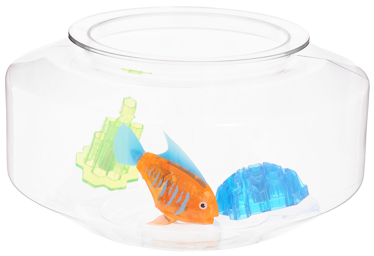 Hexbug Микро-робот Aquabot Deco с аквариумом460-4284_2 Hexbug Микро-робот Aquabot Deco с аквариумом460-4284_2Микро-робот Hexbug Aquabot Deco с аквариумом - это игровой набор из микро-робота рыбки Angelfish с дополнительным окрасом, который оживляет ее внешний вид, делая ее похожей на настоящую экзотическую рыбку и пластиковым аквариумом для нее. За микрорыбкой не требуется особый уход. Все что нужно - это емкость и вода. Попадая в жидкость, рыбка, почувствовав комфортную для себя среду, начнет шевелить плавничками и хвостом, плавая на поверхности и исследуя окружающее водное пространство, или быстро погружаясь вглубь. Спустя 5 минут непрерывных движений рыбка заснет. Постучав по стенкам аквариума, ее можно разбудить и продолжить игру. В один аквариум можно поместить несколько рыбок, вместе им будет веселее. Для работы игрушки необходимы 2 батарейки типа АG13 (товар комплектуется демонстрационными).