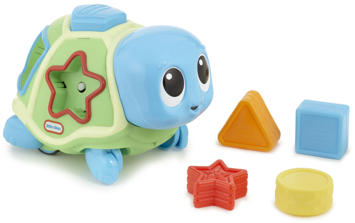 Little Tikes Развивающая игрушка-сортер Ползающая черепаха638497 Little Tikes Развивающая игрушка-сортер Ползающая черепаха638497Развивающая игрушка-сортер Little Tikes Ползающая черепаха - чудесная музыкальная игрушка для малышей от 6 месяцев. Она выполнена из безопасного материала в виде забавной черепашки. В панцире игрушки находятся отверстия для 5 фигурок разной формы, входящих в комплект. При нажатии на голову черепаха начинает ползать зиг-загами под приятную музыку. Остановившись, игрушка выбрасывает все фигурки, а ребенок должен их собрать и установить на свои места. Чтобы начать игру заново, установите все фигурки в панцирь черепашки и снова нажмите на ее голову. Игрушка помогает ребенку успешно осваивать основные навыки: ползать, стоять, ходить. Способствует развитию координации, сенсорики, формированию причинно-следственной связи. Необходимо докупить 3 батарейки напряжением 1,5V типа AA/LR6 (не входят в комплект).
