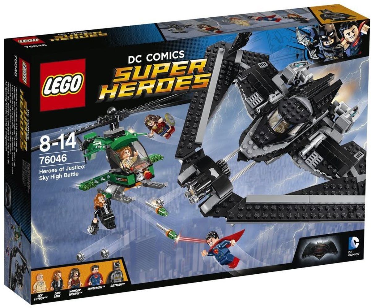LEGO Super Heroes Конструктор Поединок в небе 7604676046 LEGO Super Heroes Конструктор Поединок в небе 7604676046Объедини силы с Супергероями, чтобы бросить вызов Лексу Лютору в захватывающей битве высоко в небе над Метрополисом. Запусти Бэтмолёт с Бэтменом в кабине и разверни крылья. Отправляйся в полёт вместе с Суперменом и Чудо-женщиной, чтобы спасти Лоис от падения. Уворачивайся от криптонитовых маневренных ракет вертолета LexCorp и стреляй в ответ из потрясающего скорострельного шутера Бэтмолёта. Затем перенеси битву на улицы города, действуя захватным крюком Бэтмена. Конструктор LEGO Super Heroes Поединок в небе включает в себя 517 разноцветных пластиковых элементов с пятью фигурками. Конструктор - это один из самых увлекательных и веселых способов времяпрепровождения. Ребенок сможет часами играть с конструктором, придумывая различные ситуации и истории.
