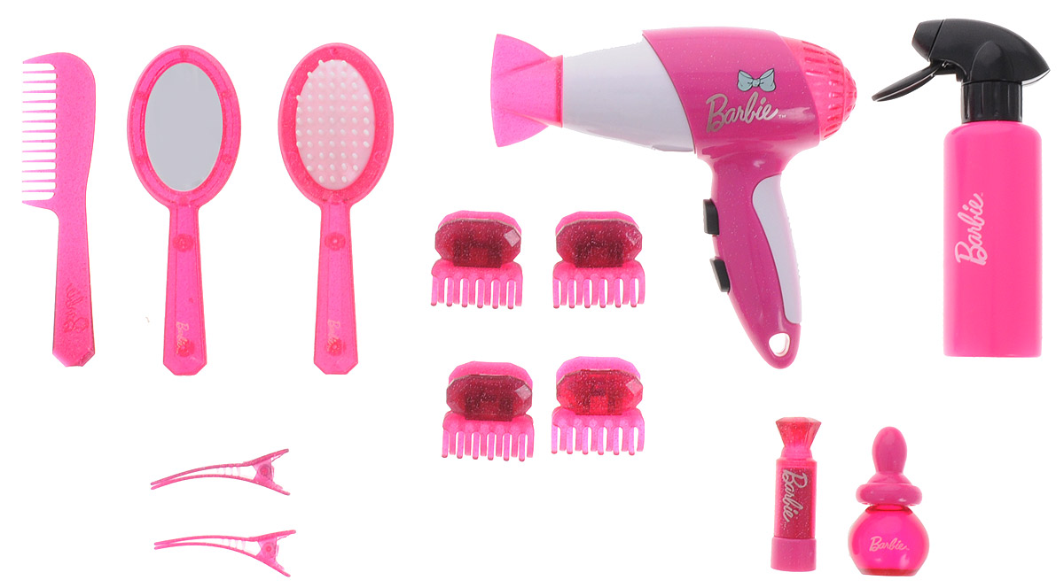 Klein Игровой набор Barbie Стилист5797 Klein Игровой набор Barbie Стилист5797Большой набор для создания причесок обязательно понравится любой девочке. С предметами из набора можно создавать разнообразные прически как любимым куклам, так и своим подружкам. В комплект входит все необходимое для парикмахера: фен и распылитель, зажимы и заколки для волос, различные по размеру и форме расчески, зеркальце. Работа фена сопровождается соответствующими звуковыми эффектами. Набор изготовлен из высококачественного пластика и покрыт безопасными для детей красками. Упакован в красивую коробку в стиле Барби. В наборе: - фен; - распылитель; - 2 флакона; - 6 различных зажимов; - зеркало; - 2 расчески. Фен работает от 1 батарейки AA (в комплект не входит).