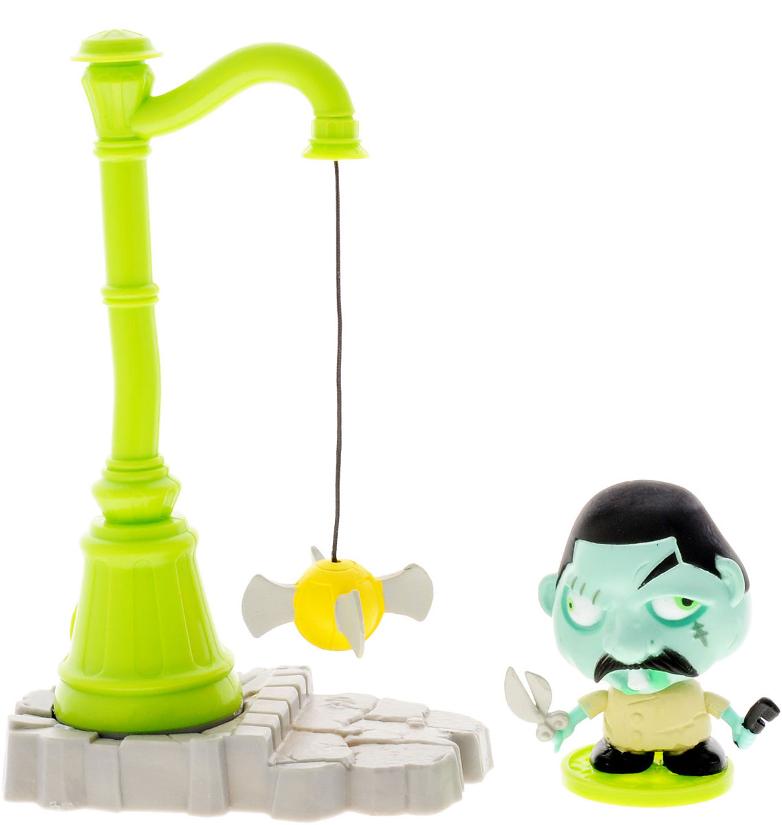 Zombie Zity Игровой набор Ловушка для зомби Рокки Снипс и Фонарный столб4382859_парикмахер Zombie Zity Игровой набор Ловушка для зомби Рокки Снипс и Фонарный столб4382859_парикмахерИгровой набор Ловушка для зомби: Рокки Снипс и Фонарный столб обязательно порадует малыша. Маленьким ловцам зомби просто необходима специальная техника. Поэтому такая ловушка для зомби придется как раз кстати. Игрушка выполнена из высококачественных материалов и абсолютно безопасна для малыша. Комплект содержит фигурку парикмахера Рокки Снипса и ловушку - фонарный столб. Игра с таким набором помогает развитию мелкой моторики и воображения.