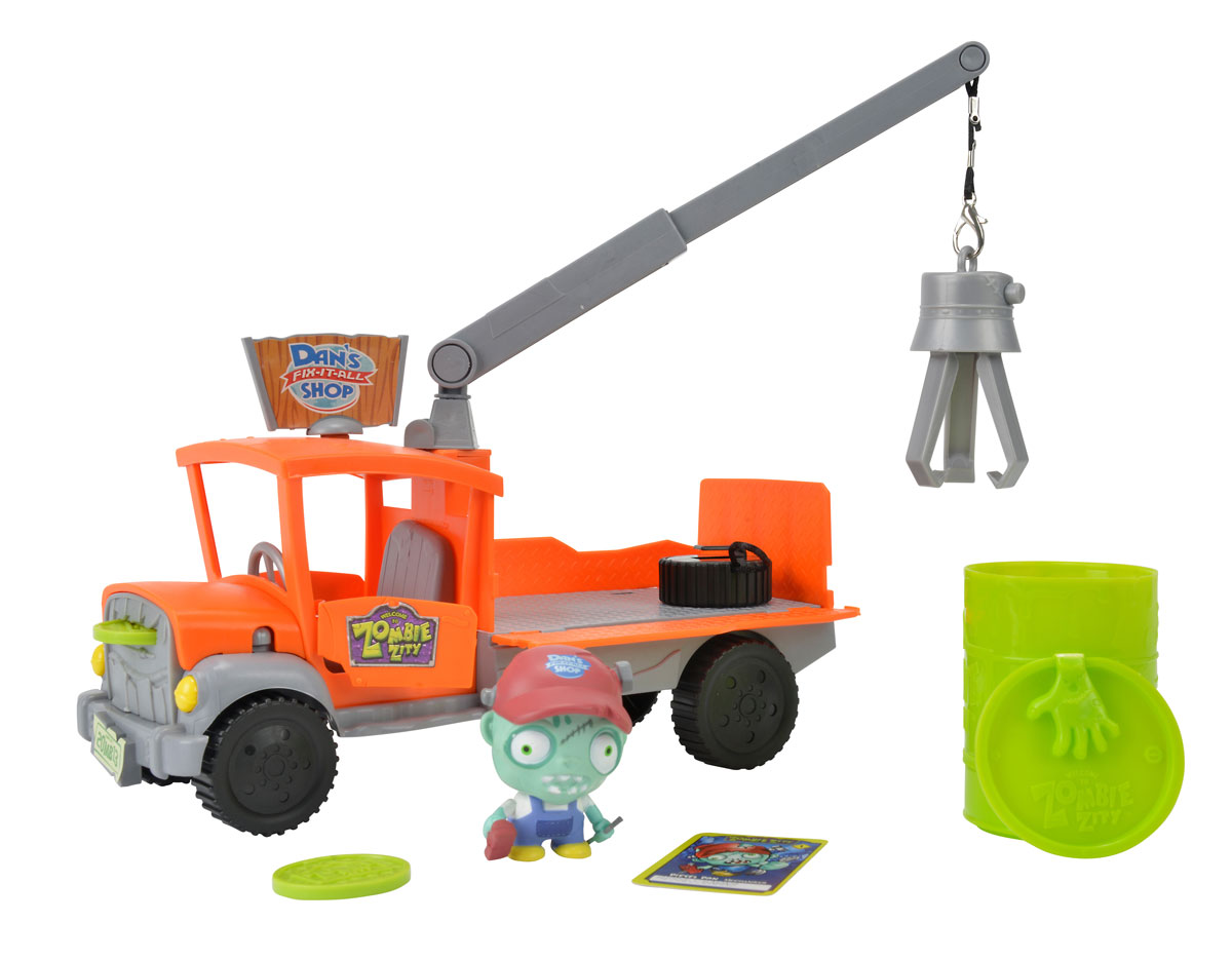 Zombie Zity Игровой набор Мусоровоз Дэна4382867 Zombie Zity Игровой набор Мусоровоз Дэна4382867Мусоровоз Дэна Zombie Zity - настоящая находка для мальчика, который увлекается компьютерной игрой о приключениях в городе Зомби. Пожалуй, это именно то, о чем мечтает ваш сын, ведь в этом наборе есть фигурка главного спасателя - Дэна Дизеля! Все мальчишки будут завидовать вашему ребенку, так как в общей сюжетно-ролевой игре именно ему будет отведена роль настоящего героя. Мусоровоз Дэна представляет собой грузовик с кабиной и открытым кузовом, в котором есть кран для поднятия грузов. Двери машинки открываются, бортики кузова откидываются. Кран мусоровоза может свободно поворачиваться на 360 градусов. Мусоровоз может стрелять заряженными крышками люка, и переносить тяжелые предметы. В наборе есть маленькая фигурка зомби - Дэна, у которой подвижные съемные руки и голова. Эта игрушка сочетается с другими продуктами серии Zombie Zity. Части фигурок можно менять местами от одного героя к другому. Можно отдельно приобретать различные аксессуары, расширяющие функции...