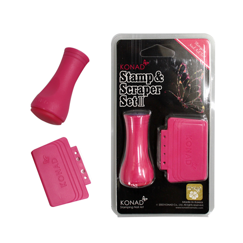 Konad Односторонний штамп+скрапер Stamp & Scraper set llSN-SCSM02 Konad Односторонний штамп+скрапер Stamp & Scraper set llSN-SCSM02Инструменты для стемпинга. Нанести лак на диск для стемпинга, убрать излишки скрапером, отпечатать на штамп и перенести на ноготь.