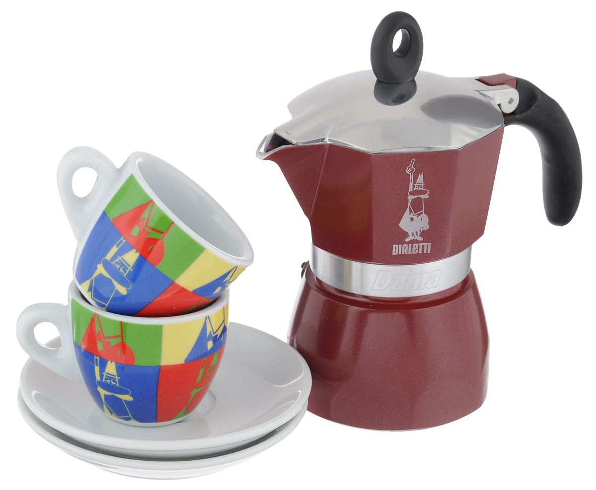 Набор посуды Bialetti Dama Glamour, 5 предметов5330 Набор посуды Bialetti Dama Glamour, 5 предметов5330Набор Bialetti Dama Glamour включает в себя гейзерную кофеварку, 2 кофейные чашки и 2 блюдца. Компактная гейзерная кофеварка изготовлена из высококачественного алюминия. Изделие оснащено удобной ручкой из пластика. Остальные предметы набора выполнены из керамики. Принцип работы такой гейзерной кофеварки - кофе заваривается путем многократного прохождения горячей воды или пара через слой молотого кофе. Удобство кофеварки в том, что вся кофейная гуща остается во внутренней емкости. Кофе получается крепкий и насыщенный. Подходит для газовых, электрических и стеклокерамических плит. Нельзя мыть в посудомоечной машине. Высота кофеварки: 17 см. Диаметр дна кофеварки: 8 см. Диаметр чашек по верхнему краю: 6,2 см. Диаметр дна кружек: 3,5 см. Высота кружек: 5,2 см. Диаметр блюдец: 12 см.