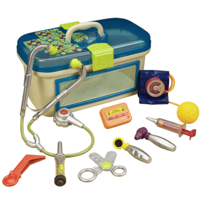 Battat Игровой набор Dr. Doctor, цвет: синий, 9 предметов68611 Battat Игровой набор Dr. Doctor, цвет: синий, 9 предметов68611Игровой набор Dr. Doctor, несомненно, привлечет внимание вашего малыша и не позволит ему скучать. Набор включает девять различных предметов, имитирующих медицинские инструменты: стетоскоп со звуковыми эффектами, пейджер со световыми и звуковыми эффектами, отоскоп, аппарат для измерения давления, пинцет, зеркальце, безопасный шприц, безопасные ножницы и градусник. Элементы набора хранятся в удобном пластиковом чемоданчике с синей крышкой и прозрачными окошками. С таким набором все куклы и игрушки вашего ребенка будут абсолютно здоровы! Игровой набор Dr. Doctor поможет развить мелкую моторику рук, координацию движений, ловкость, фантазию и воображение, получить некоторые социальные навыки. Характеристики: Материал: пластик, картон, ПВХ. Рекомендуемый возраст: от 18 месяцев. Размер упаковки: 35 см x 22 см x 18 см. Рекомендуется докупить 2 батареи напряжением 1,5V типа AAA (не входят в комплект), необходимо докупить 3...