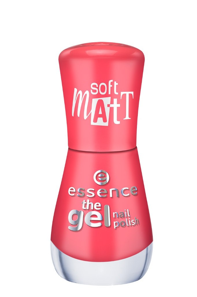 essence Лак для ногтей The gel nail т.47, 8мл54167 essence Лак для ногтей The gel nail т.47, 8мл54167Лак для ногтей Gel Nail Polish, который совмещает в себе легкость нанесения и стойкий результат. Он на 60% превосходит по стойкости обычный лак для ногтей, дает максимальную защиту от сколов, длительный блеск, в то же время наносится так же легко, как и обычный лак, не требуя применения светодиодной или ультрафиолетовой лампы, а также легко удаляется с помощью жидкости для снятия лака. Инновационная технология с использованием ультратонких пигментов дает более интенсивный и стойкий цвет в сочетании с безупречным глянцевым блеском. Новые лаки для ногтей должны использоваться в сочетании с базовым слоем и верхним покрытием, все вместе давая отличный результат. Просто нанесите на ногти базовый слой и дайте ему полностью высохнуть, затем покрасьте ногти гелем для ногтей желаемого оттенка и тоже тщательно просушите. После этого нанесите верхнее защитное покрытие, и наслаждайтесь результатом! Легко удаляется с помощью обычного средства для снятия лака. Новые лаки для ногтей Essence Gel...