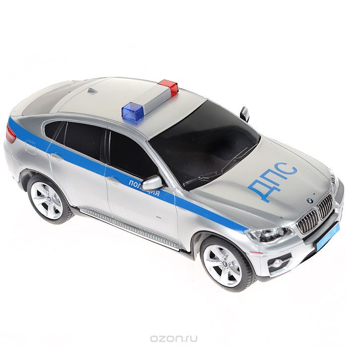 Rastar Радиоуправляемая модель BMW X6 Полиция цвет серебристый31700-1 Rastar Радиоуправляемая модель BMW X6 Полиция цвет серебристый31700-1Радиоуправляемая модель BMW X6. Полиция со световыми эффектами, являющаяся точной копией настоящего автомобиля, - отличный подарок не только ребенку, но и взрослому. Автомобиль изготовлен из современных прочных материалов и обладает высокой стабильностью движения, что позволяет полностью контролировать его процесс, управляя без суеты и страха сломать игрушку. Основные направления движения автомобиля: вперед-назад-влево-вправо. При движении вперед и назад у автомобиля светятся фары. В комплект входят автомобиль, пульт управления и инструкция на русском языке. Автомобиль работает от 3 батарей типа АА, пульт управления - от 2 батарей типа АА (не входят в комплект).