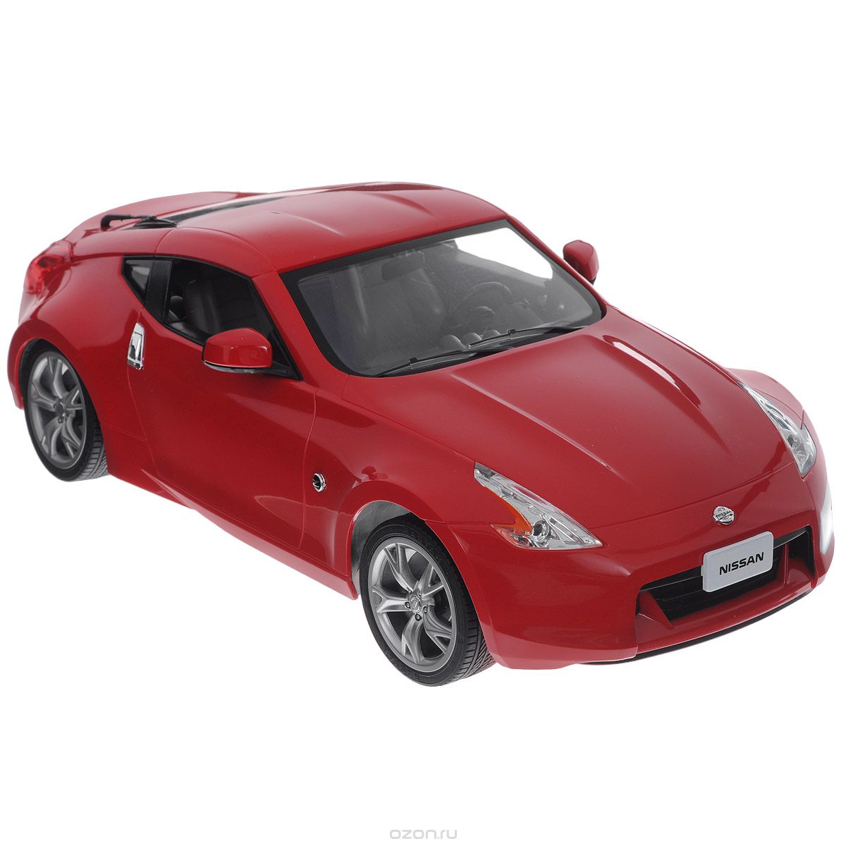 Rastar Радиоуправляемая модель Nissan 370Z цвет красный38700 Rastar Радиоуправляемая модель Nissan 370Z цвет красный38700Радиоуправляемая модель Nissan 370Z привлечет внимание не только ребенка, но и взрослого и станет отличным подарком любителю всего оригинального и необычного. Машинка является точной уменьшенной копией автомобиля. Машинка изготовлена из прочных материалов, шины выполнены из мягкой резины. Фары машины светятся. Машинка может перемещаться вперед, дает задний ход, поворачивает влево и вправо, останавливается. Ваш ребенок часами будет играть с моделью, придумывая различные истории и устраивая соревнования. Порадуйте его таким замечательным подарком! Машина работает от 5 батареек AA, пульт дистанционного управления работает от батареи 9V (не входят в комплект).