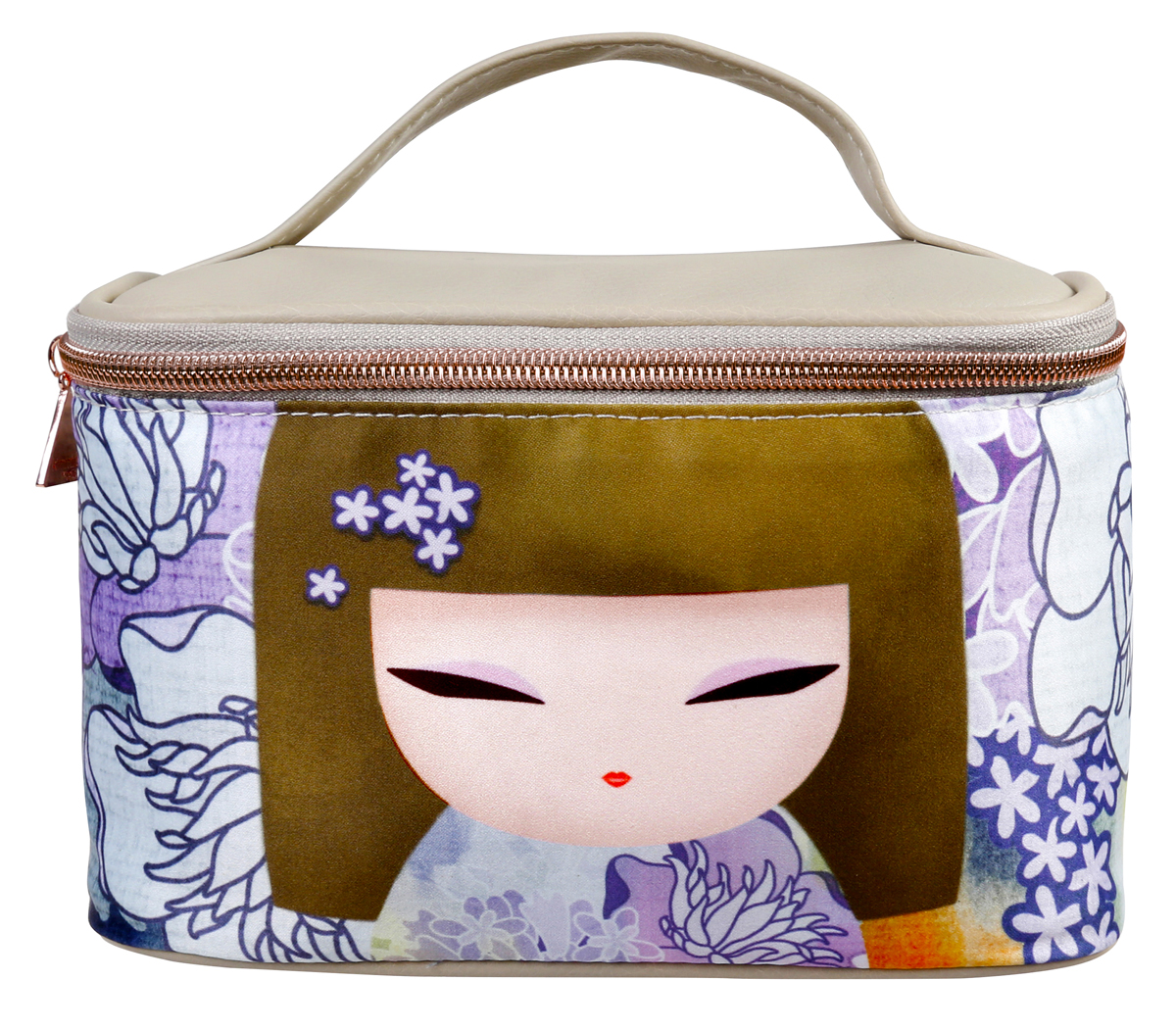 Косметичка Kimmidoll Сачие. KF1032KF1032 Косметичка Kimmidoll Сачие. KF1032KF1032Яркая косметичка Kimmidoll Сачие выполнена в форме чемоданчика из искусственной кожи, нейлона и текстиля. Изделие оформлено изображением японской куколки и металлической фурнитурой с символикой бренда. Косметичка имеет одно отделение и закрывается на молнию, а также дополнена ручкой для переноски. Внутри расположен сетчатый карман на молнии. Такой практичный аксессуар оригинального дизайна придется по душе любительнице стильных и практичных вещиц. Он не займет много места в сумочке и добавит индивидуальности своей обладательнице.